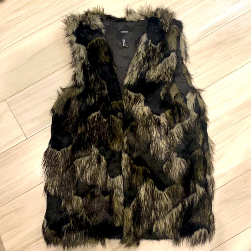 Forever 21 Faux Fur Vest Brown Black Statement Layering Piece - Picture 2 of 4